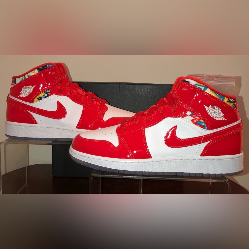 AIR JORDAN 1 MID SE “BARCELONA SWEATER” BRAND NEW GRADE SCHOOL SIZE 7Y